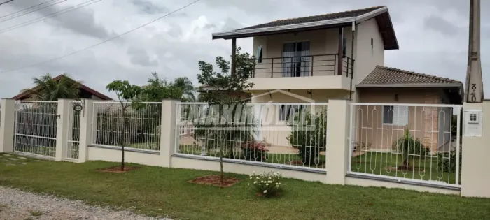 Casa em Condomínios em Alambari