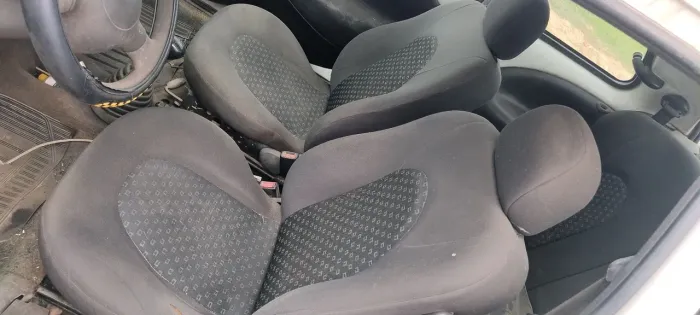 Bancos estofados Ford KA2007
