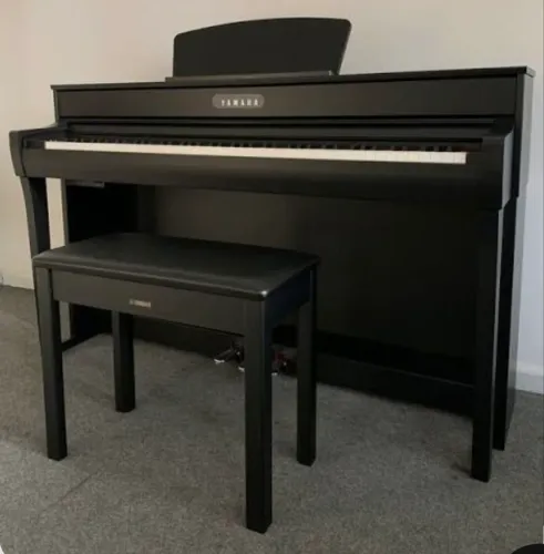 Piano digital Yamaha Clavinova CLP-735 zero