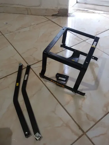 Suporte moto baú Fz15