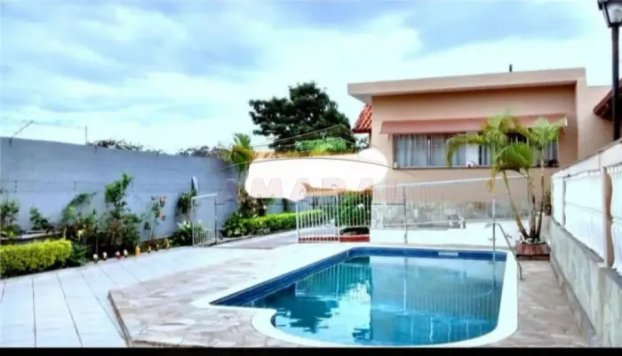 3 Casas à Venda Vila Áurea Poá Amplo Terreno de 900 m² Ideal para Moradia ou Investimento