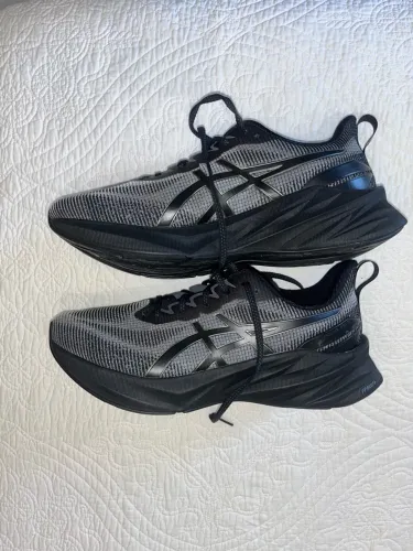 Tênis Asics Novablast 3 - Tecnologia para corrida