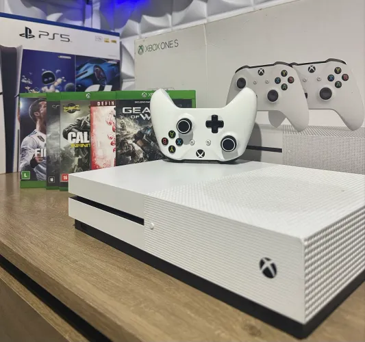 Xbox One S 1tb Completo Novinho com Jogos!