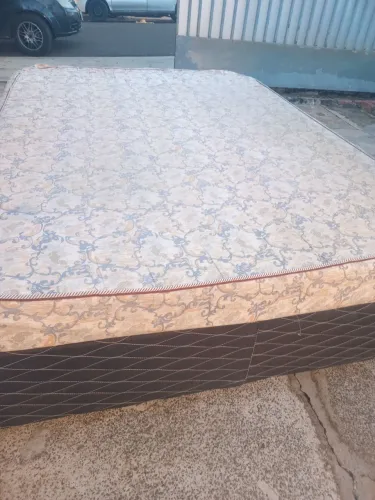 Cama box de casal com colchão (frete incluído)