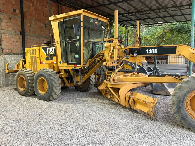 Motoniveladora caterpillar 140K