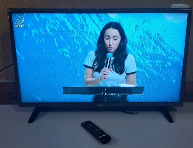 tv lg 32 polegadas. não e smart