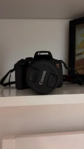     Câmera Canon T100 completa + lente | Ótimo estado
