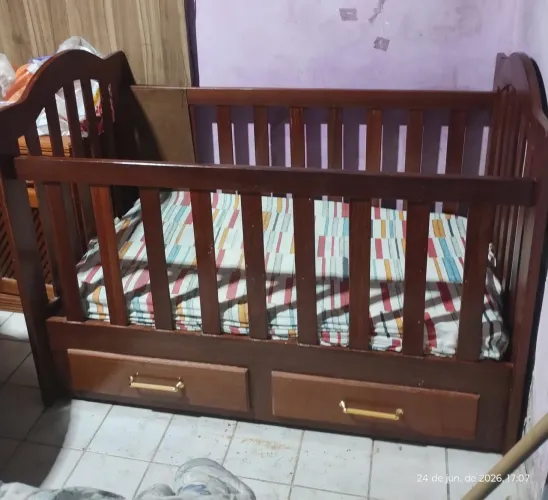 Berço e Colchão infantil 
