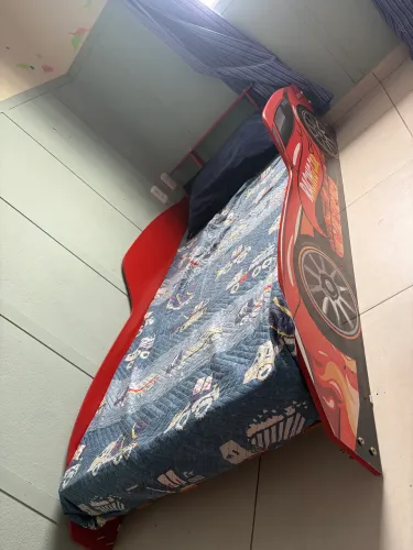 Cama infantil carros