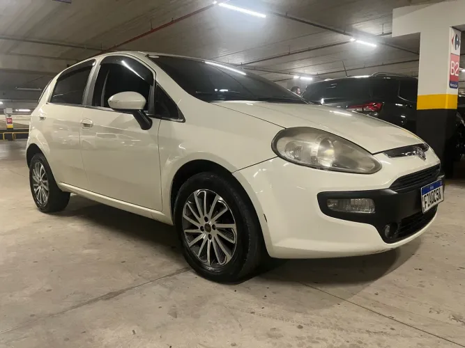 Fiat Punto Attractive 1.4 Fire Flex 8V 5P 2015