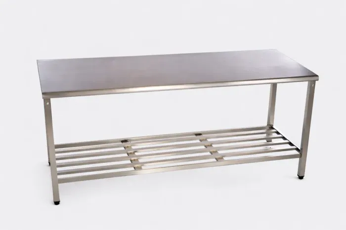 Mesa cozinha industrial em aço inox 430 com prateleira gradeada