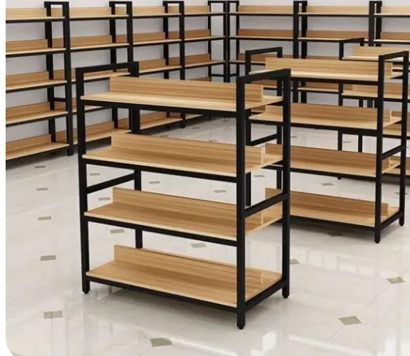 Estantes de metalon e  prateleiras de tábuas  e MDF, para seu comércio  alimentício  e pad