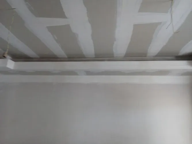 Serviços de gesso e pinturas