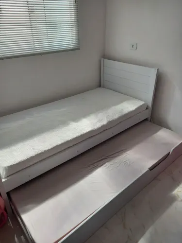 Cama Solteiro com cama auxiliar ( não acompanha colchão)