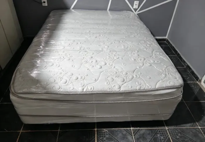 Cama Box Casal De Espuma Grossa Higienizada