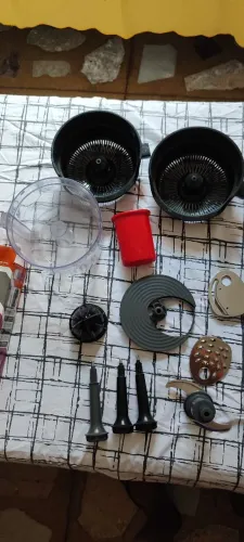 Diversas peças do processador Philips Walita modelos Ri7630, 7631, 7630, 7631, 7632 e 7636