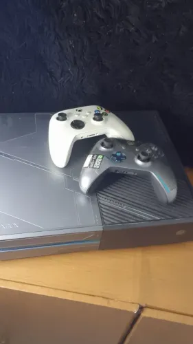 Xbox one fat edição especial Halo 5