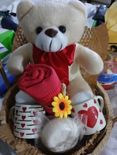 Cesta para presente com urso