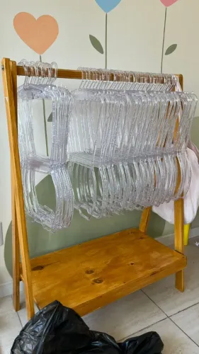 20 Cabides Infantis Silhueta Acrílico Expositor Loja De Roupas Body