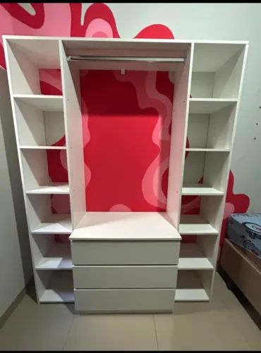 CLOSET SUSPENSO MDF NOVO CM 3 GAVETAS/CABIDEIRO