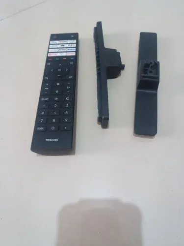 Controle remoto e pés de TV Toshiba