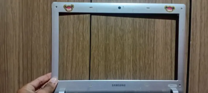 Moldorua de tela Notebook Samsung Rv411