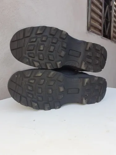 Vendo 3 pares de coturnos 1 quartela 41 novo +2 pares usados número 39 e 36