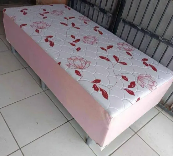 Vendo cama de solteiro