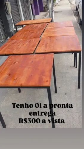 Mesa pra restante em metal e madeira