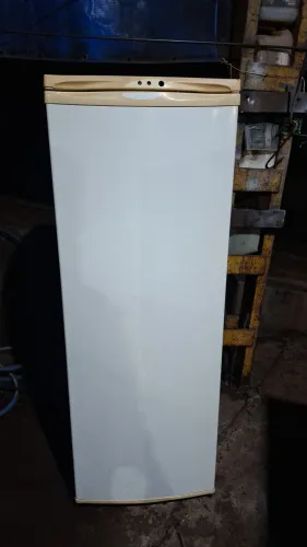 VENDO GELADEIRA CONSUL NAO TA LINDA NÃO MAS FUNCIONANDO DIREITINHO APENAS 399 REAIS VRGRAT