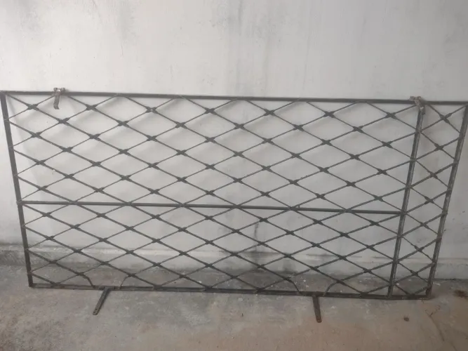Grade de porta 1×220