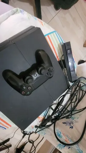 PLAYSTATION 4 + CÂMERA 