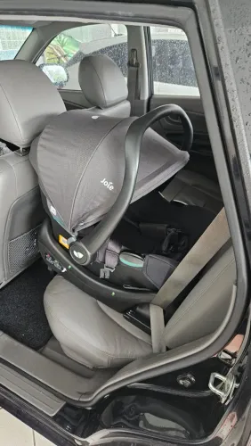 Bebê Conforto Joie + Base Isofix (pouquissimo uso, compativel com Maxicosi)