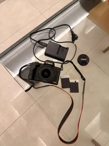 Canon M50