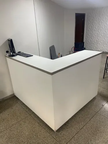 VENDO BALCÃO DE ATENDIMENTO EM L