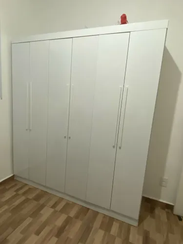 Guarda roupa branco casal 6 portas