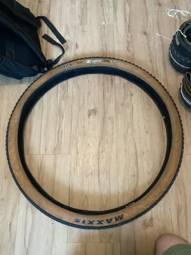 Maxxis ikon 29x2.20 faixa bege