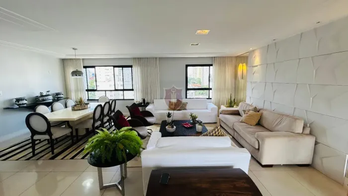 Cobertura duplex 4 suítes, 370m², com piscina e vista espetacular!