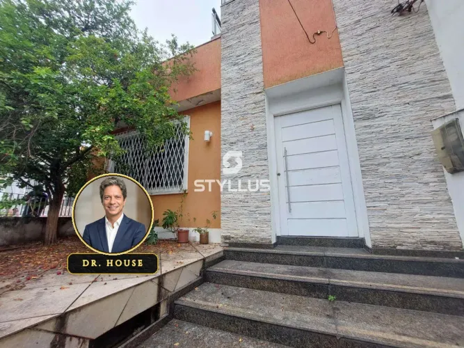 Casa Linear Reformada com Suíte e Piscina no Méier! M98A