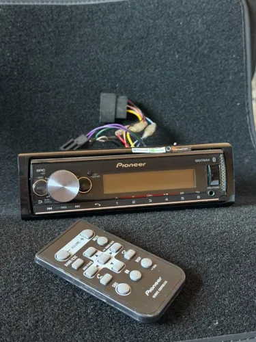Som Automotivo Pioneer MVH-X7000BR + Controle