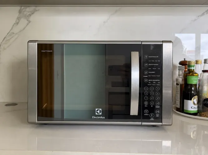 Micro-ondas Electrolux Blue Touch 31L com Grill - Inox