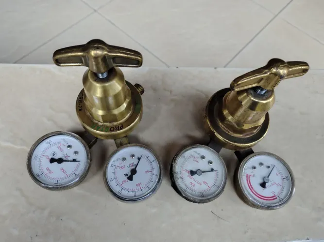 Registros reguladores de pressão com manômetros para solda oxiacetilenica