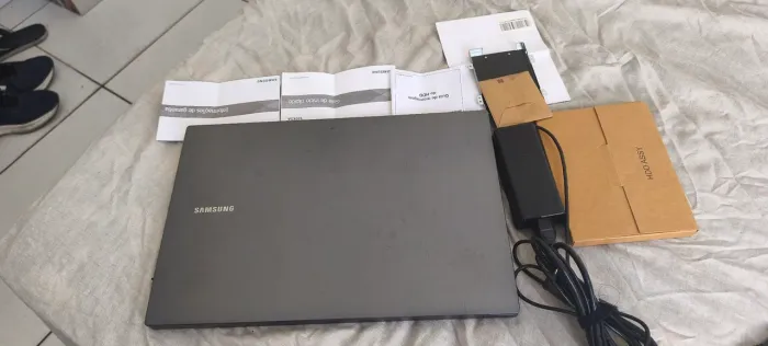 Notebook Samsung i3  11° Ger. NP550XDA (SSD 256gb, 8gb de RAM, tela 15,6" FullHD