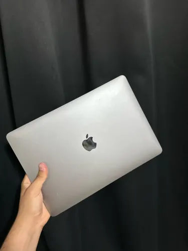 MacBook Pro 512 Touch Bar