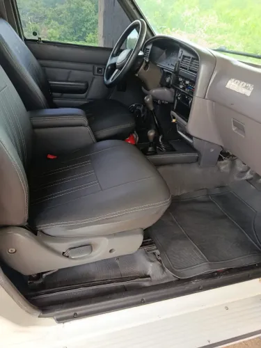 Toyota Hilux CD DLX 4X4 2.8 Diesel 2001