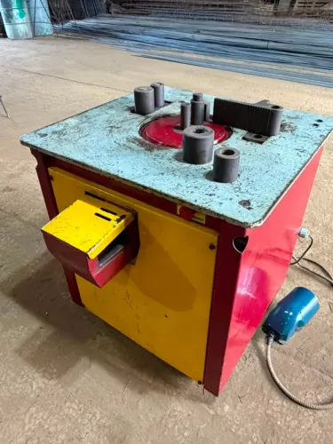 Maquina Conjugada de Dobrar e Cortar Vergalhão até 20mm