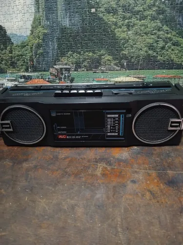 Radio gravador CCE modelo CD825 Raro, funcionando. Estilo bombox.