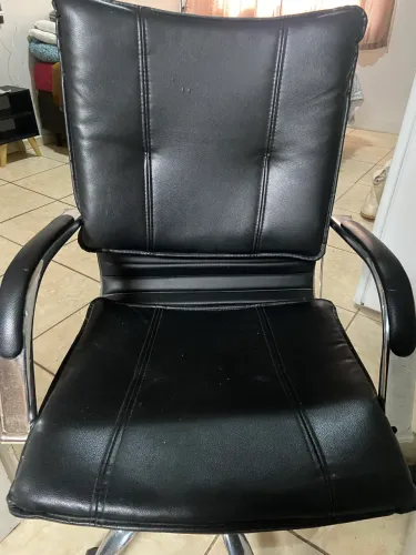 Cadeira de Escritório Giratória - Confortável e Elegante