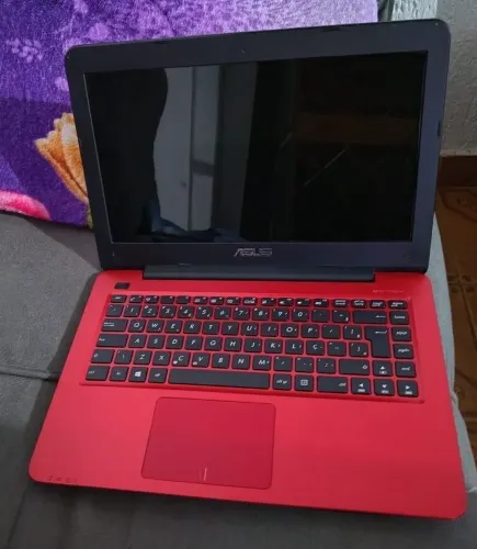 Notebook Asus i3 4 de ram R$600,00