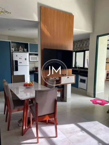 Linda casa a venda em Hortolândia com 3 quartos sendo 2 suítes e 2 vagas
